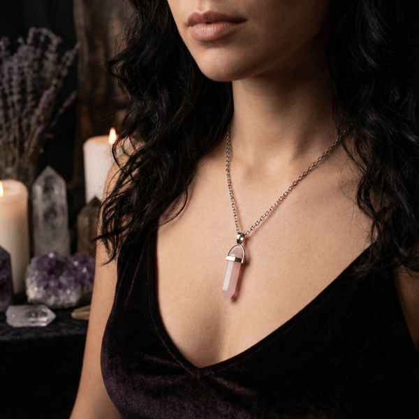 Wisiorek z różowego kwarcu - obrazek 2