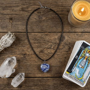 Wisiorek w kształcie niebieskiego serca