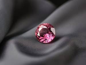 Spinel różowy