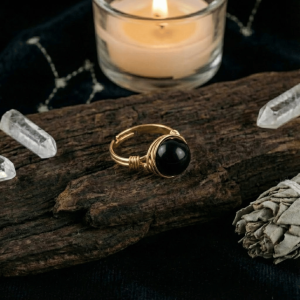 Okrągły pierścionek z czarnym onyksem